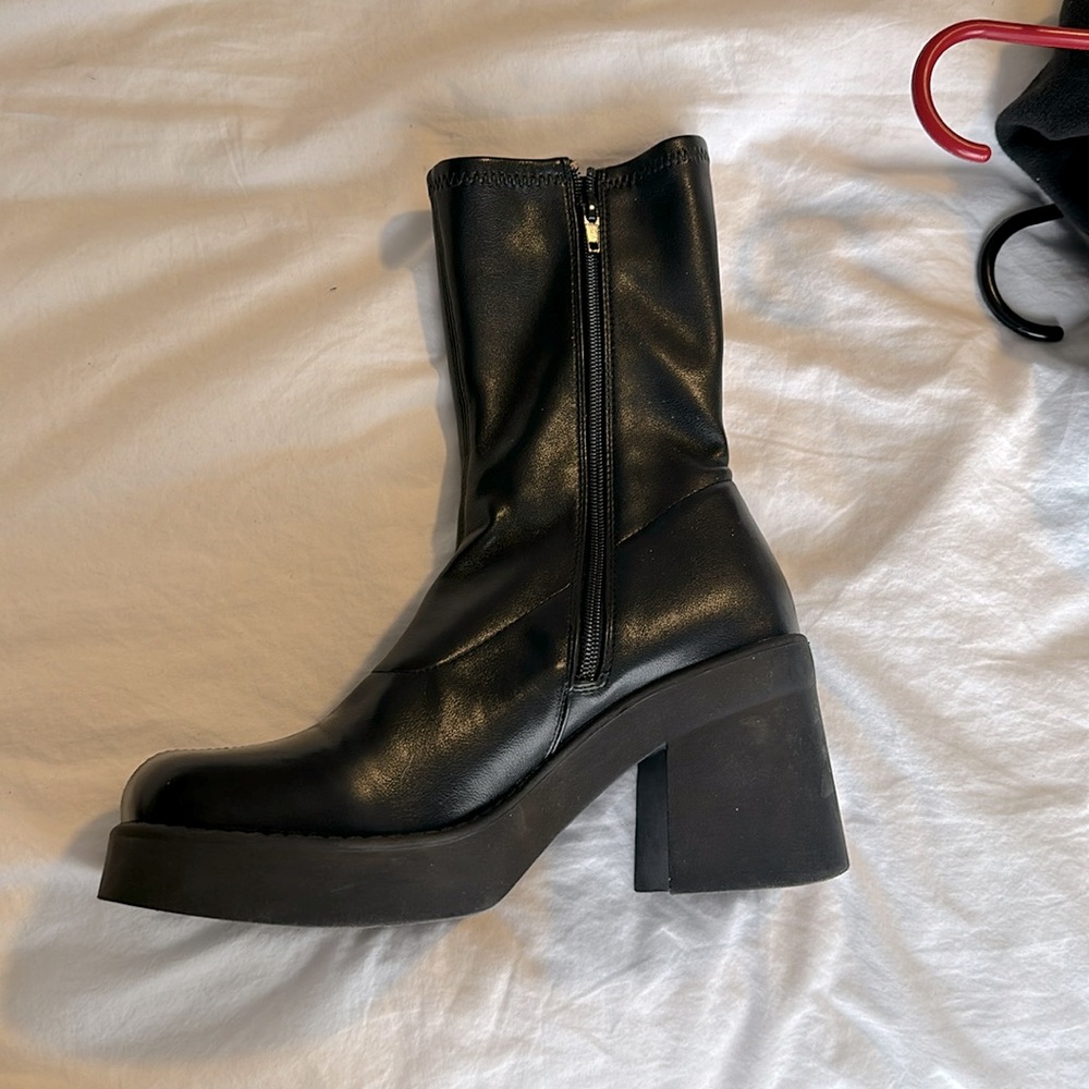Steve Madden heeled boots